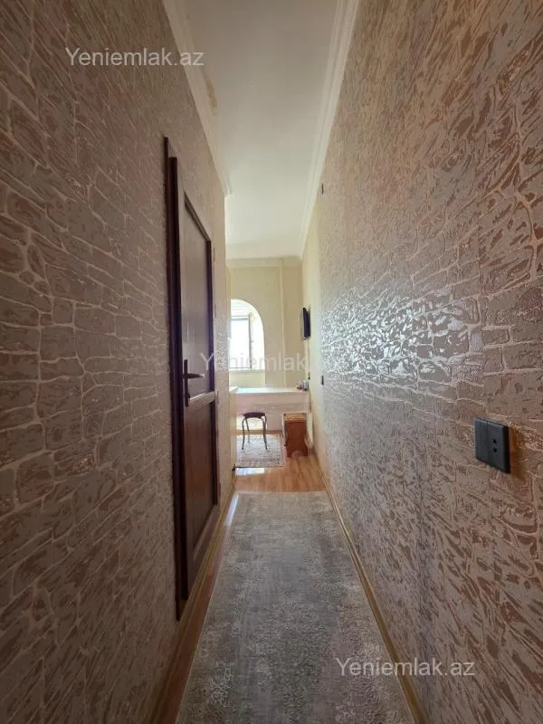Satılır 4 otaqlı köhnə tikili 120 m²