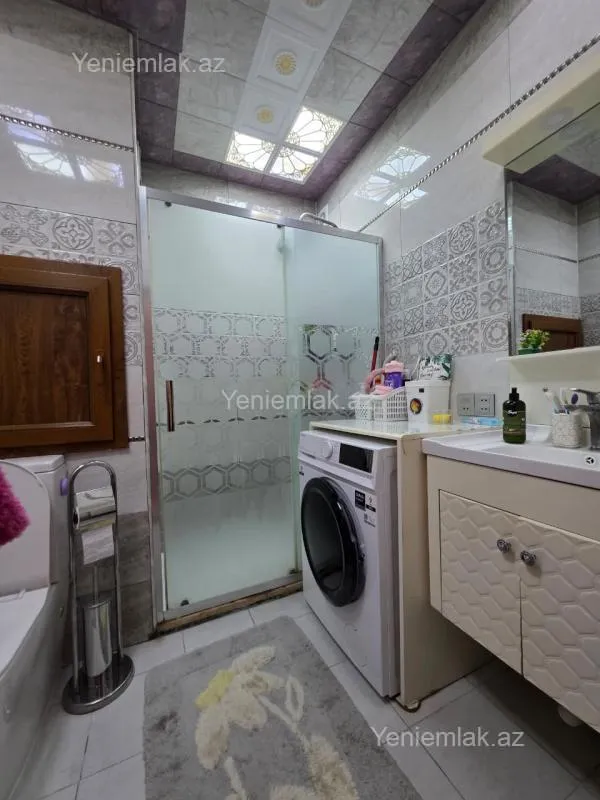 Satılır 4 otaqlı köhnə tikili 120 m²