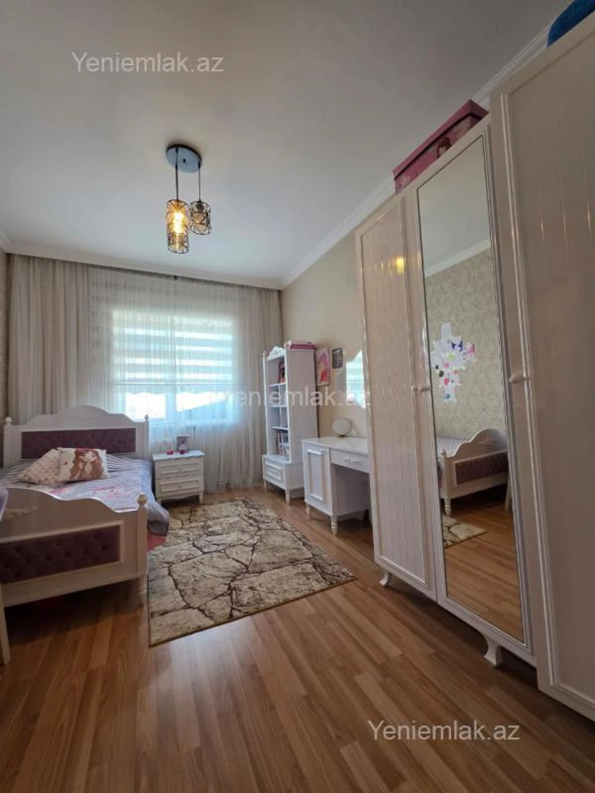 Satılır 4 otaqlı köhnə tikili 120 m²