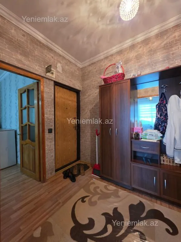 Satılır 4 otaqlı köhnə tikili 120 m²