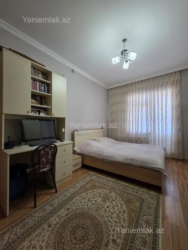 Satılır 4 otaqlı köhnə tikili 120 m²