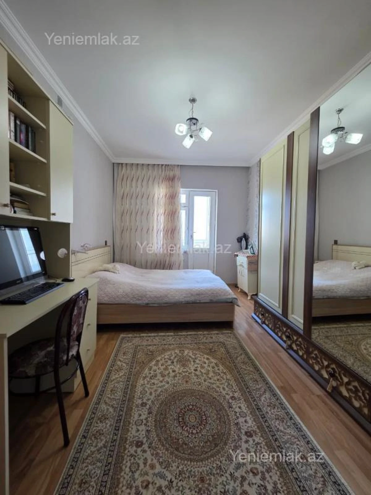 Satılır 4 otaqlı köhnə tikili 120 m²