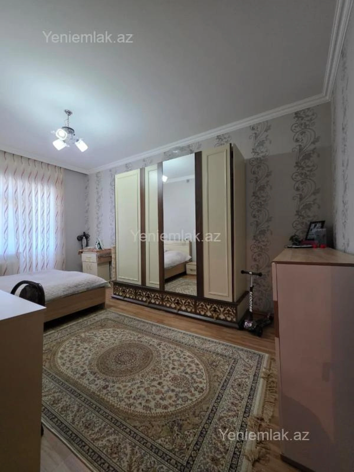 Satılır 4 otaqlı köhnə tikili 120 m²