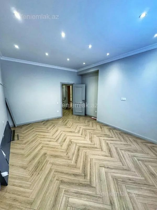 Satılır 3 otaqlı yeni tikili 103 m²