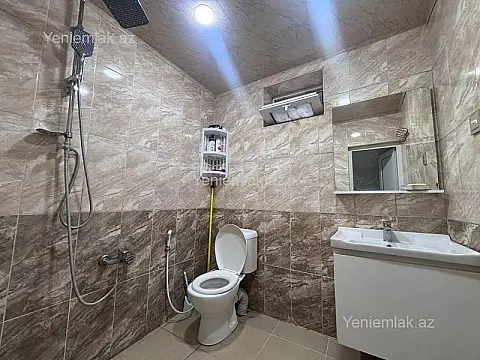 Satılır 6 otaqlı həyət evi 220 m²