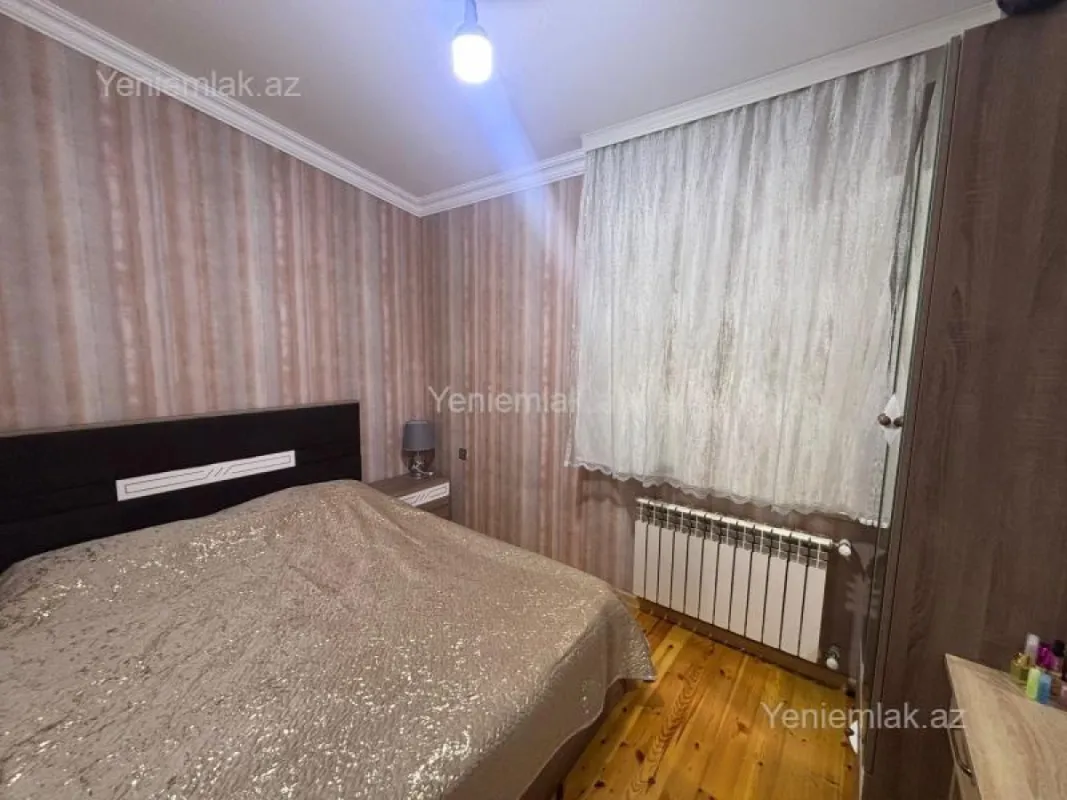 Satılır 6 otaqlı həyət evi 220 m²