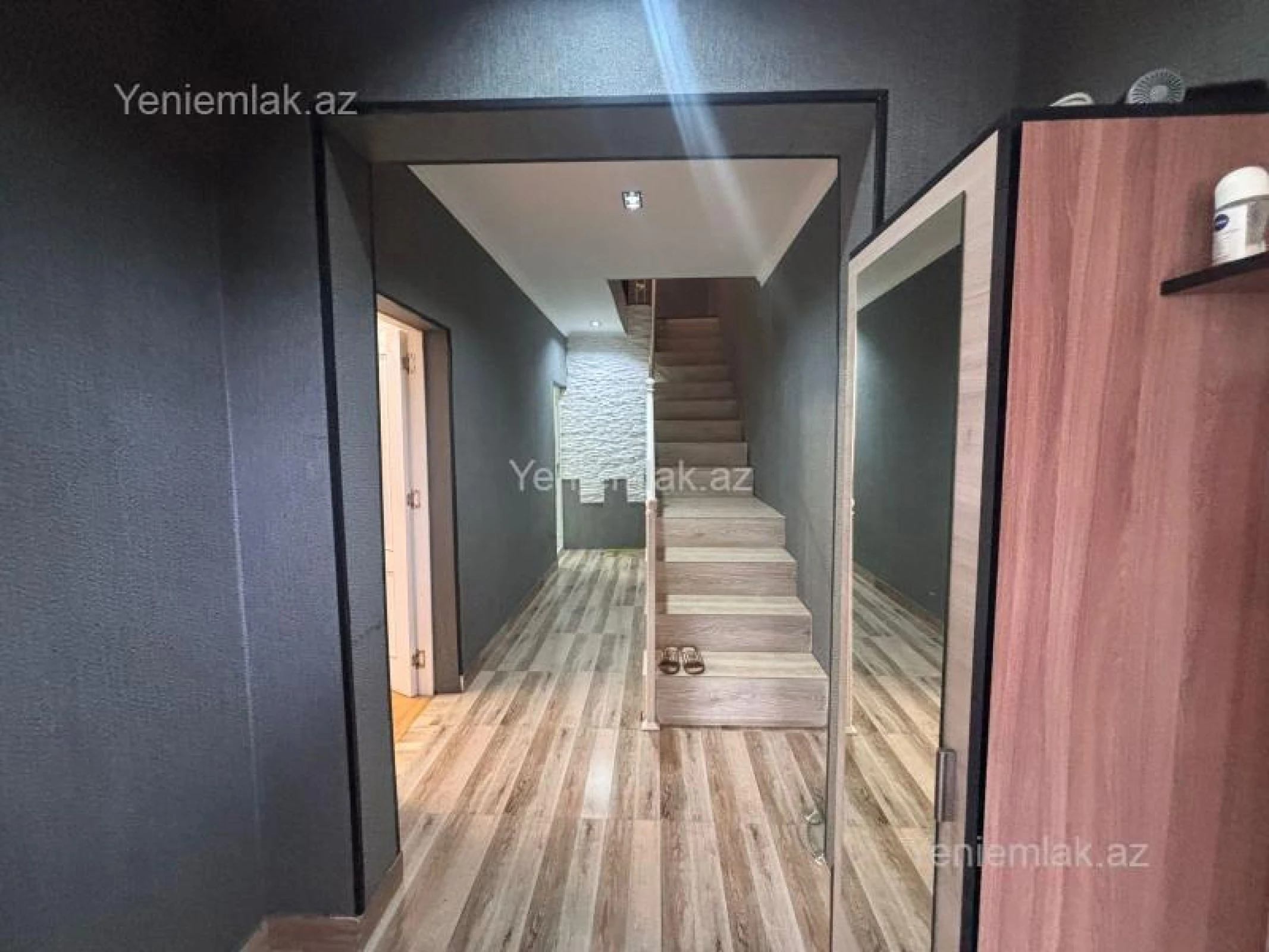 Satılır 6 otaqlı həyət evi 220 m²