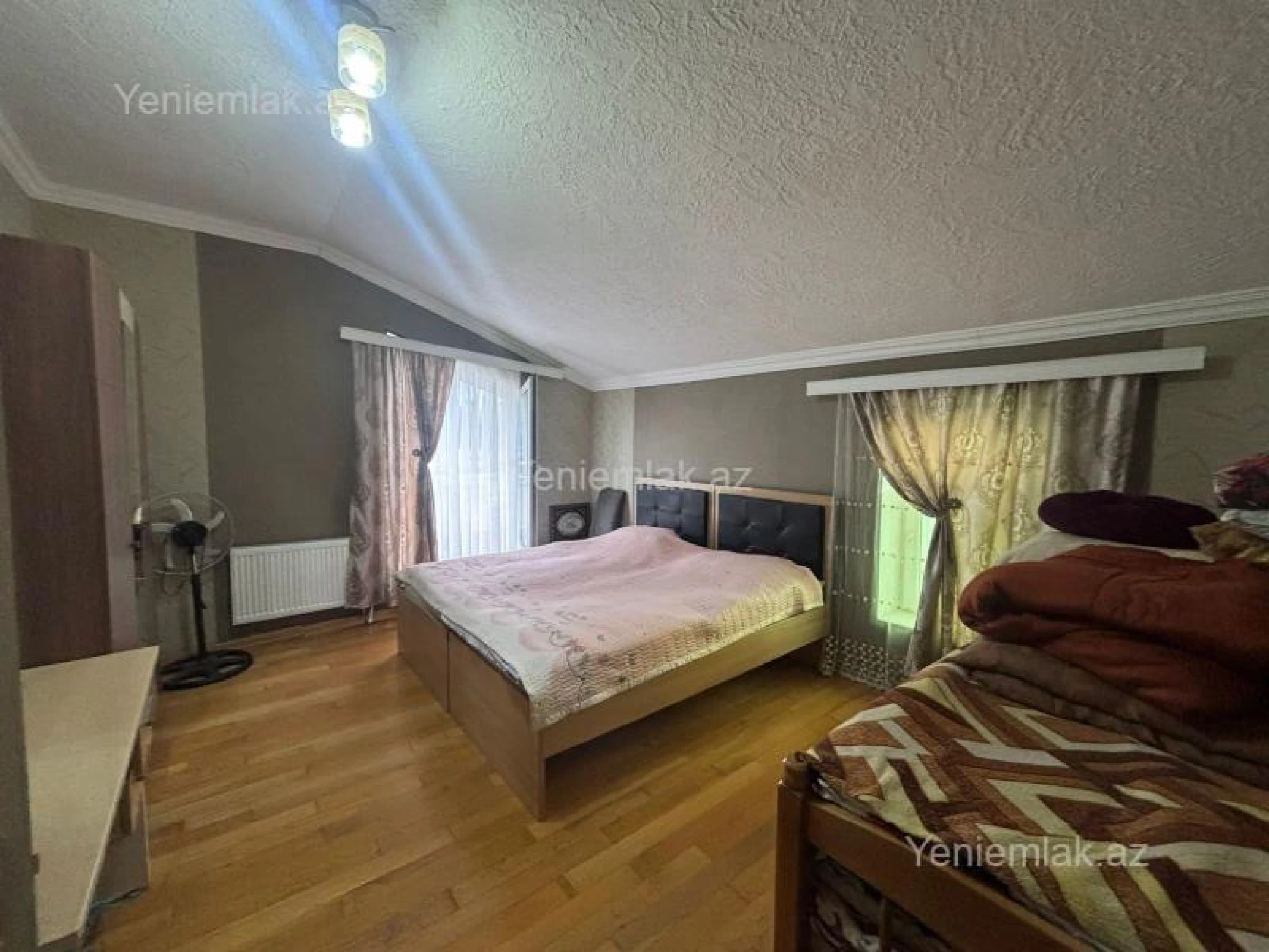 Satılır 6 otaqlı həyət evi 220 m²