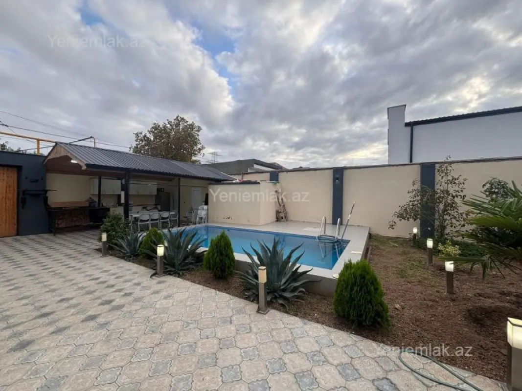 Satılır 6 otaqlı həyət evi 220 m²