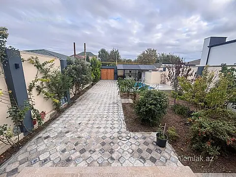 Satılır 6 otaqlı həyət evi 220 m²