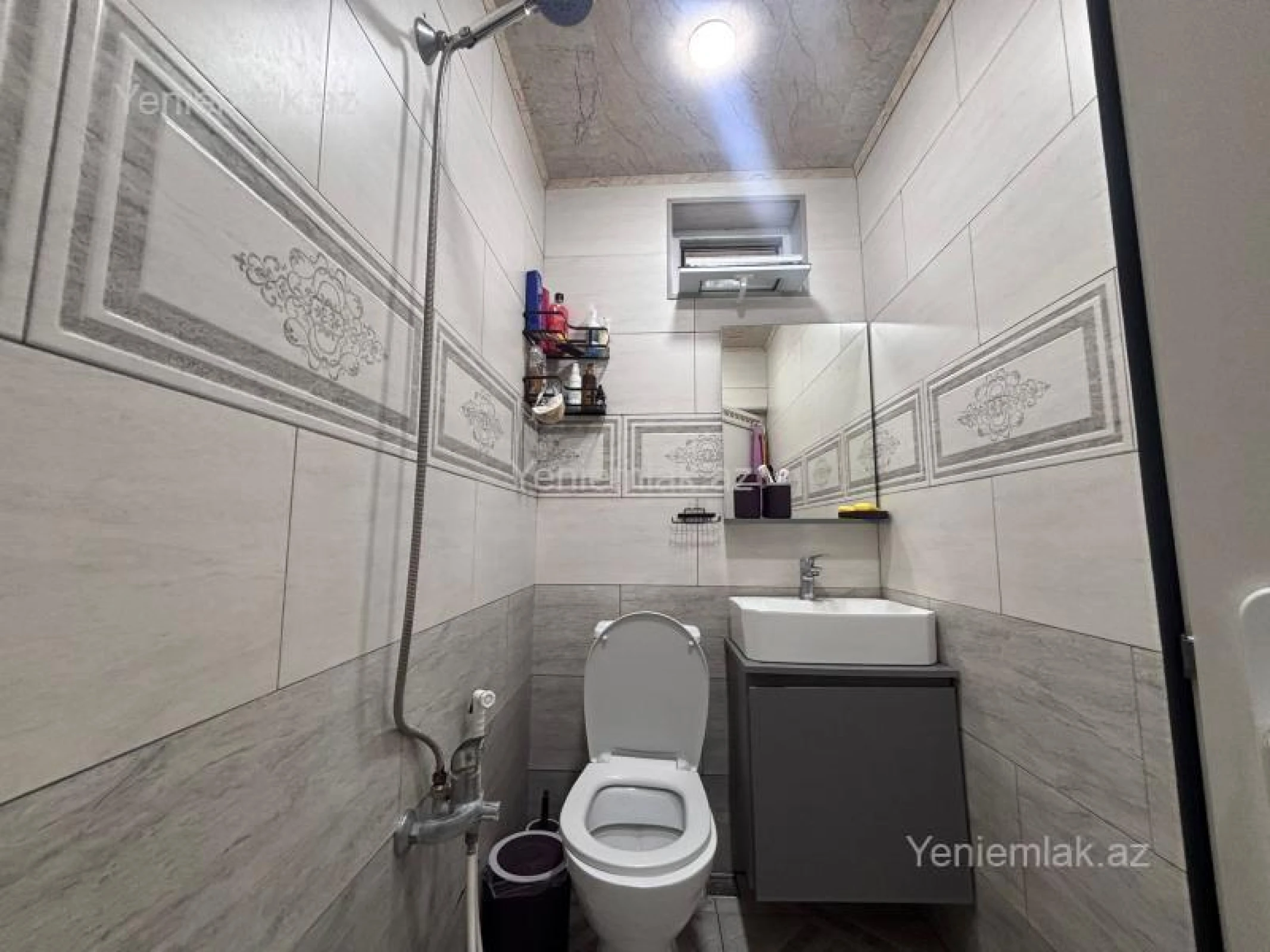 Satılır 6 otaqlı həyət evi 220 m²