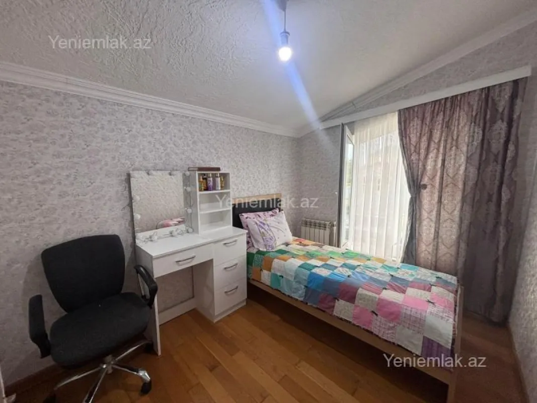 Satılır 6 otaqlı həyət evi 220 m²