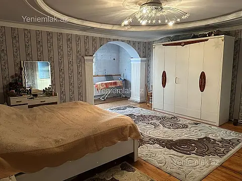 Satılır 3 otaqlı köhnə tikili 120 m²