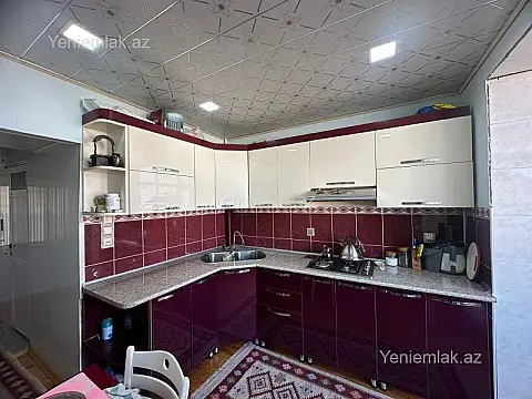 Satılır 3 otaqlı köhnə tikili 120 m²