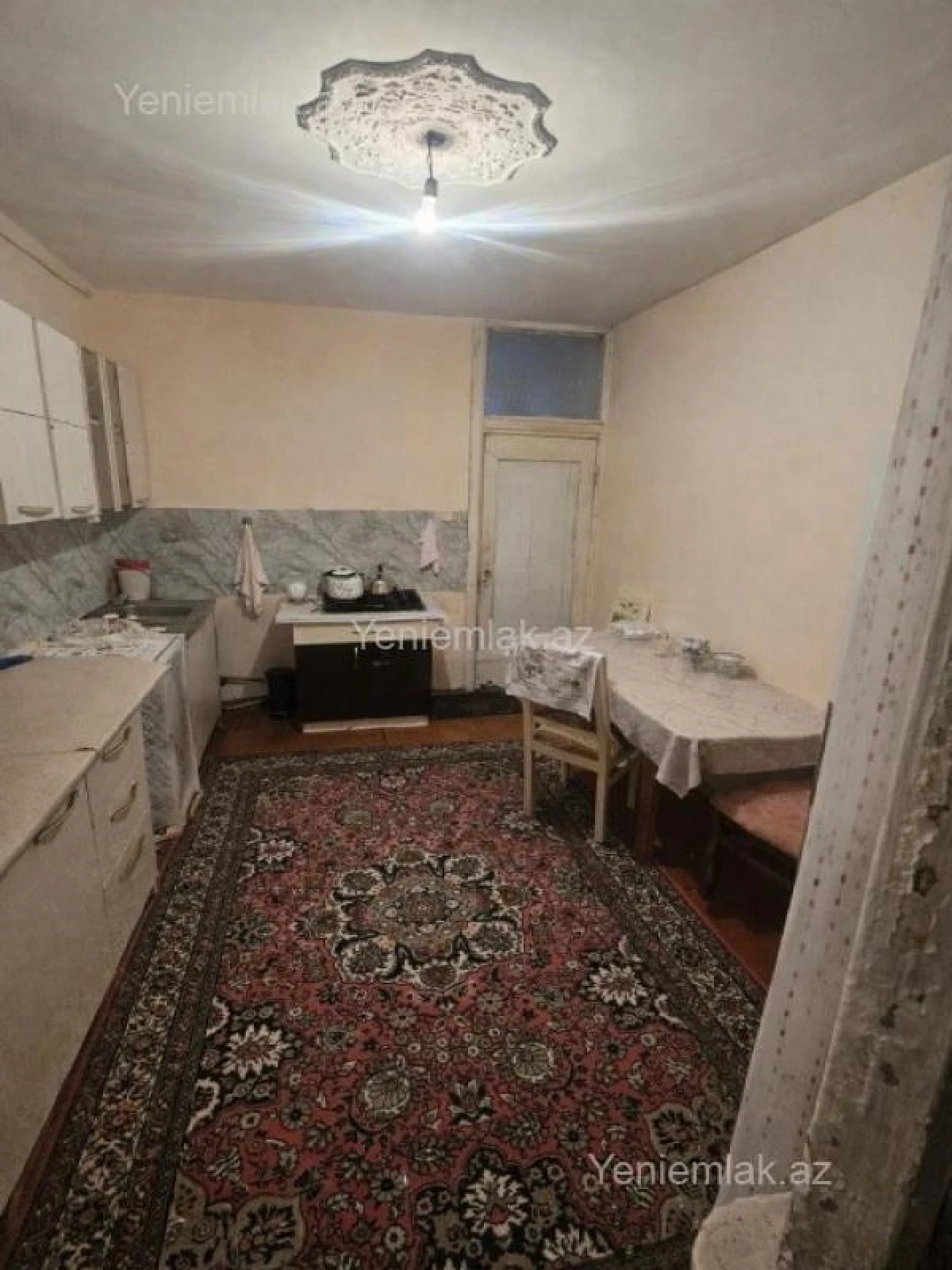 Satılır 2 otaqlı köhnə tikili 60 m²
