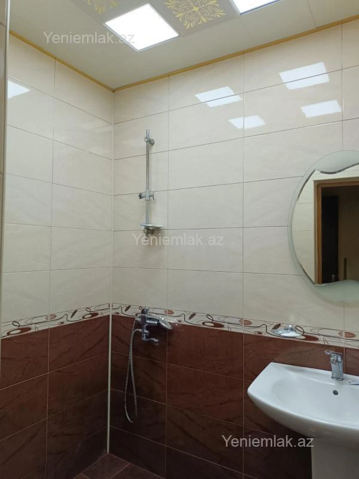 Satılır 4 otaqlı köhnə tikili 90 m²