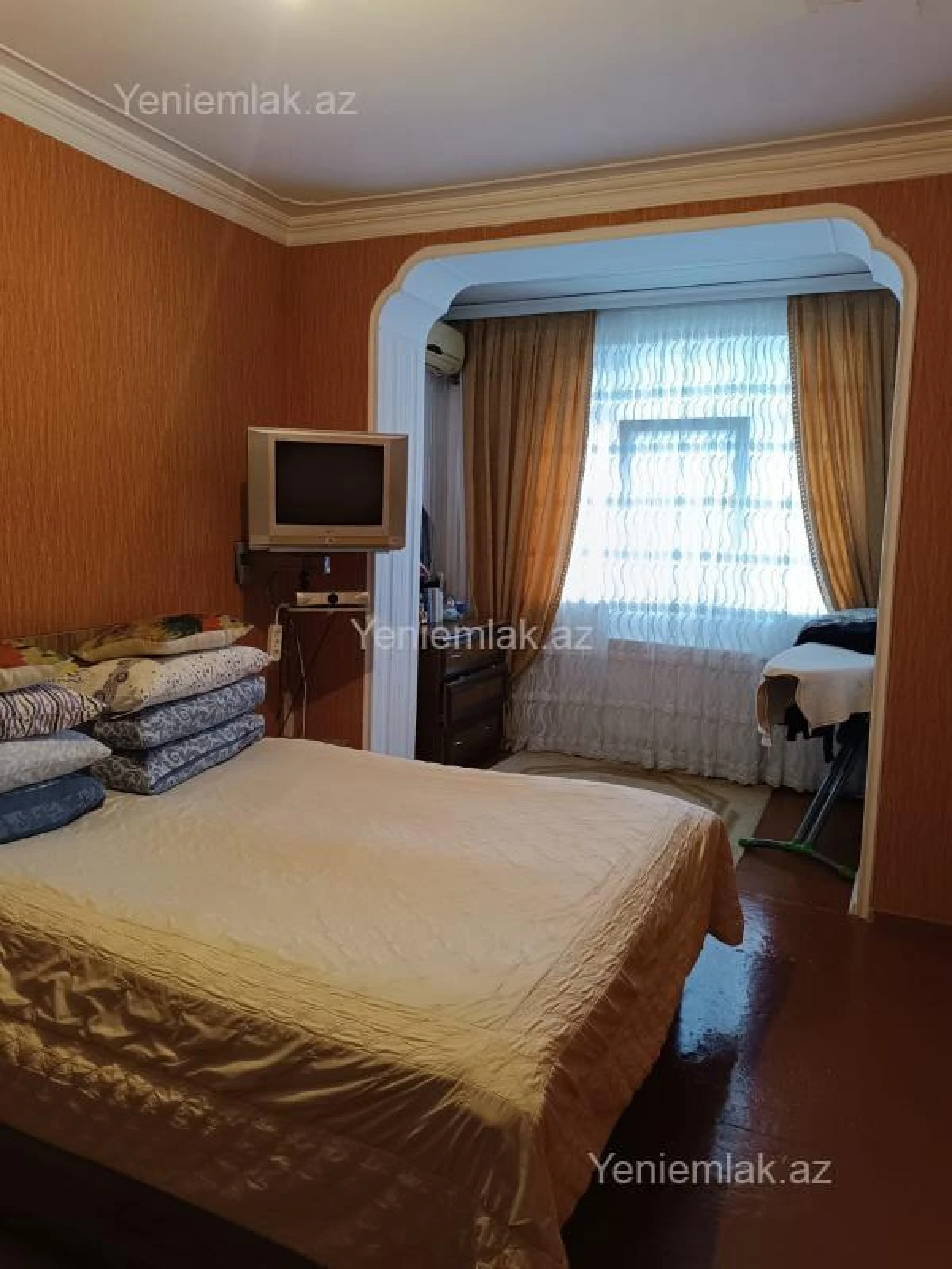 Satılır 4 otaqlı köhnə tikili 90 m²