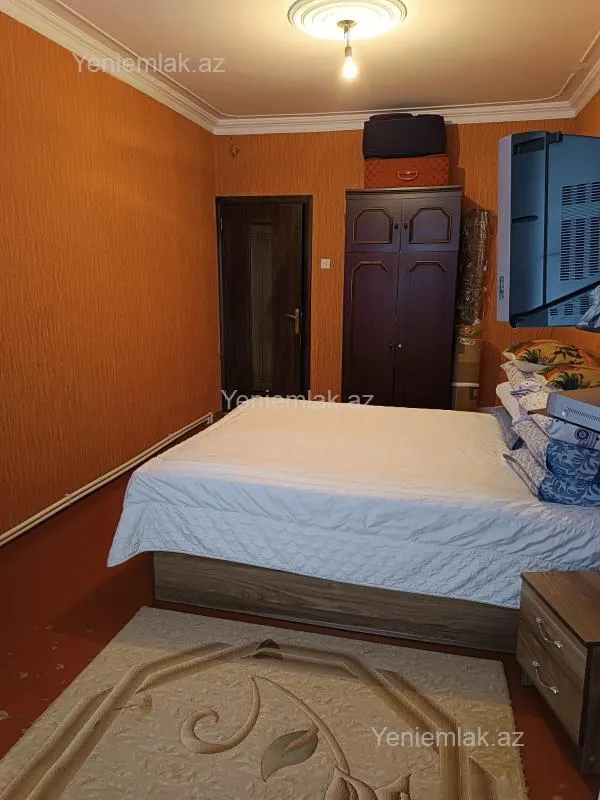 Satılır 4 otaqlı köhnə tikili 90 m²