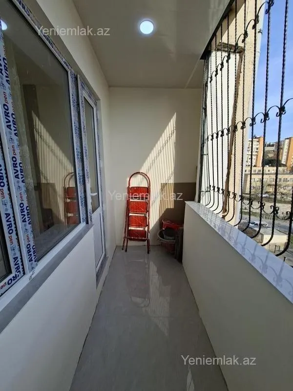 Satılır 2 otaqlı köhnə tikili 60 m²