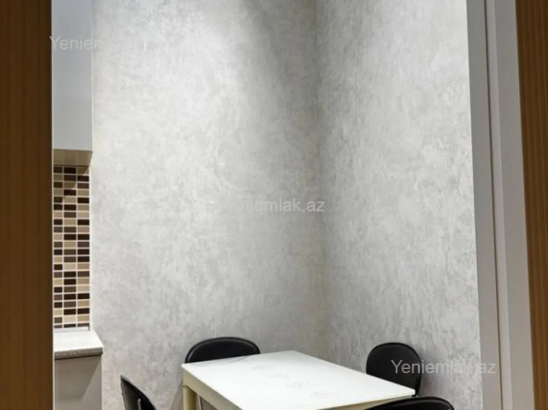 Satılır 3 otaqlı yeni tikili 100 m²