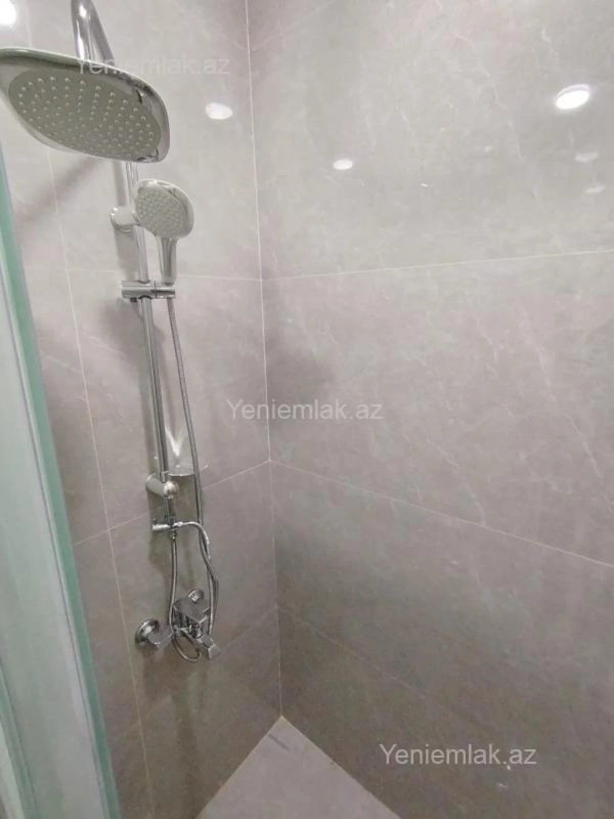 Satılır 2 otaqlı yeni tikili 75 m²