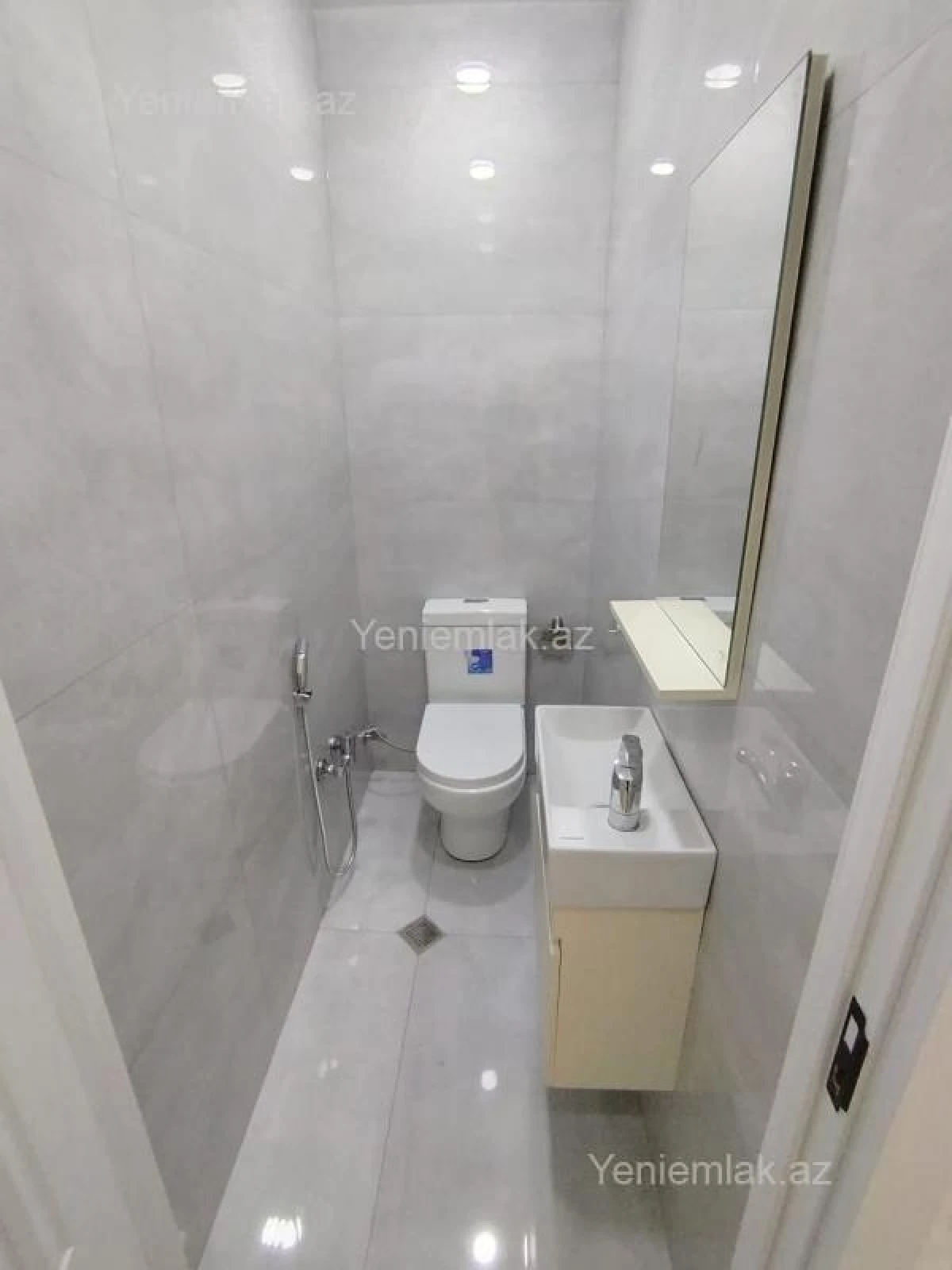 Satılır 2 otaqlı yeni tikili 75 m²