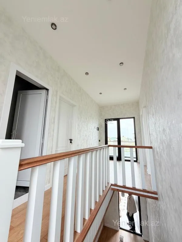 Satılır 4 otaqlı həyət evi 200 m²