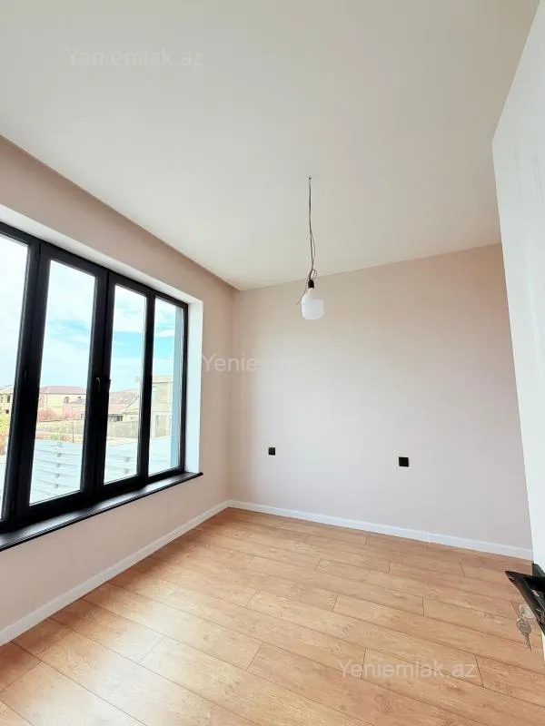 Satılır 4 otaqlı həyət evi 200 m²