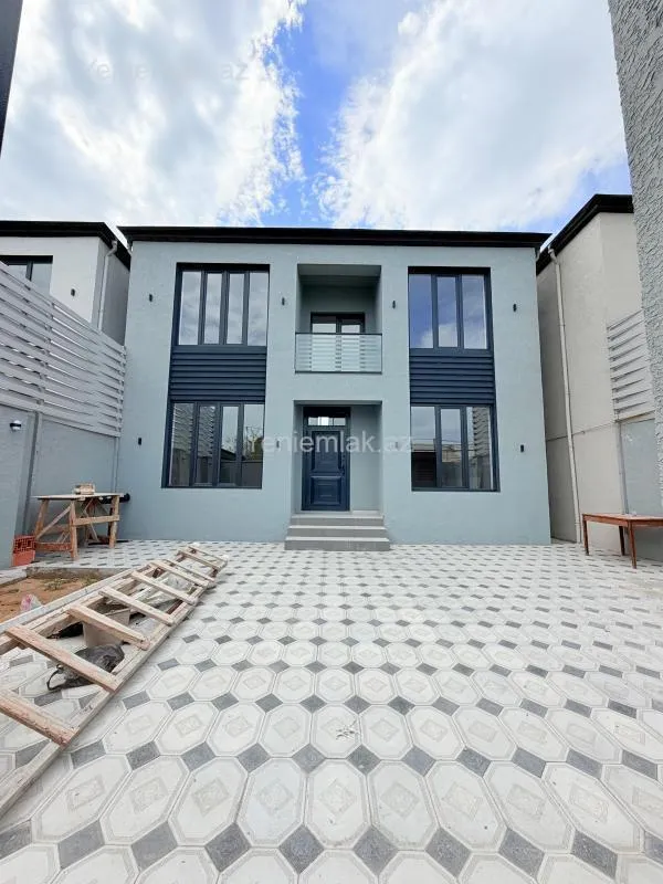 Satılır 4 otaqlı həyət evi 200 m²