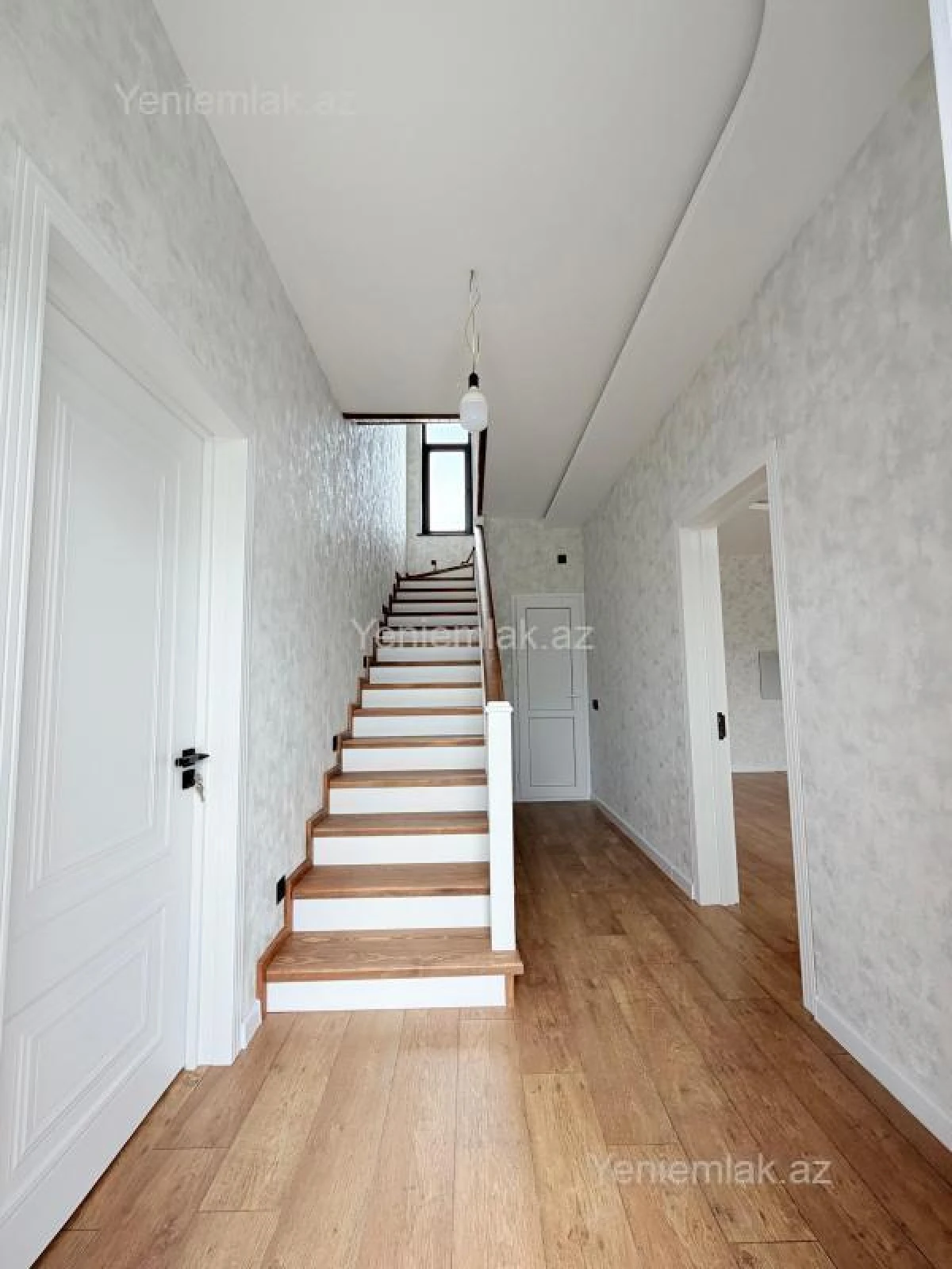 Satılır 4 otaqlı həyət evi 200 m²