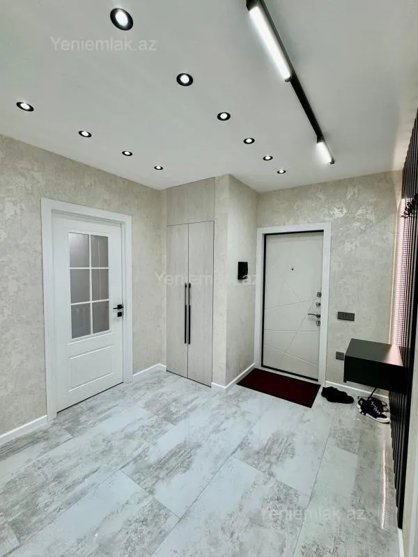 Satılır 3 otaqlı köhnə tikili 90 m²