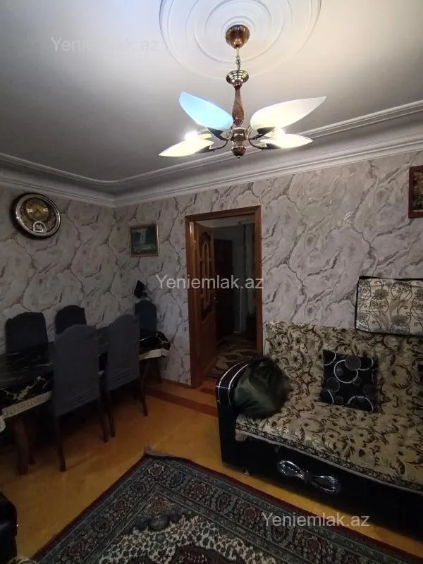 Satılır 2 otaqlı köhnə tikili 52 m²