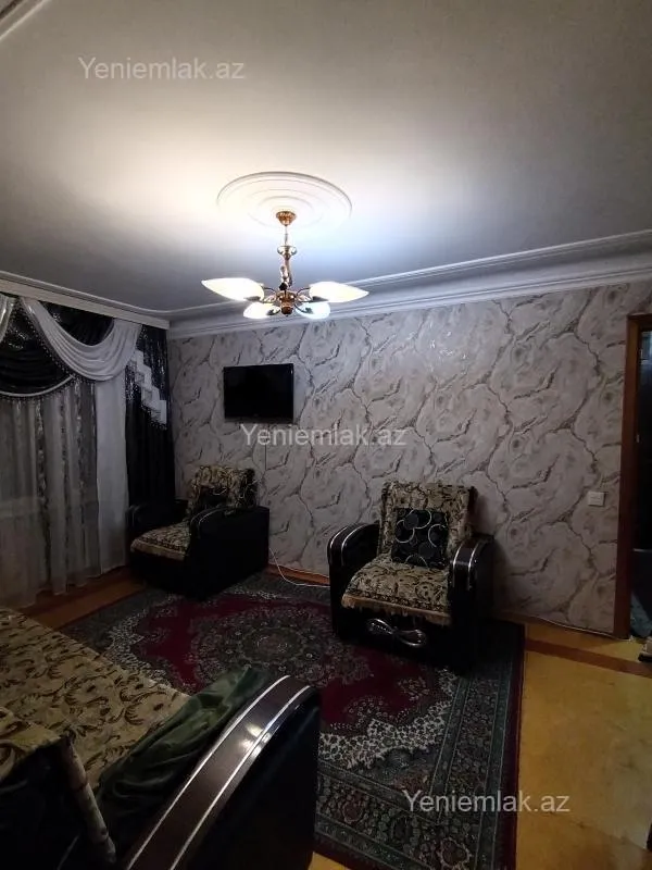 Satılır 2 otaqlı köhnə tikili 52 m²