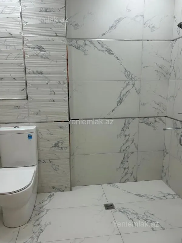 Satılır 3 otaqlı yeni tikili 120 m²