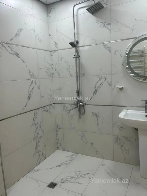 Satılır 3 otaqlı yeni tikili 120 m²