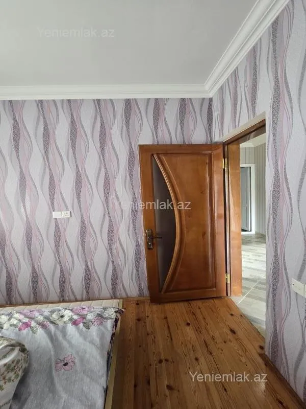 Satılır 6 otaqlı həyət evi 200 m²