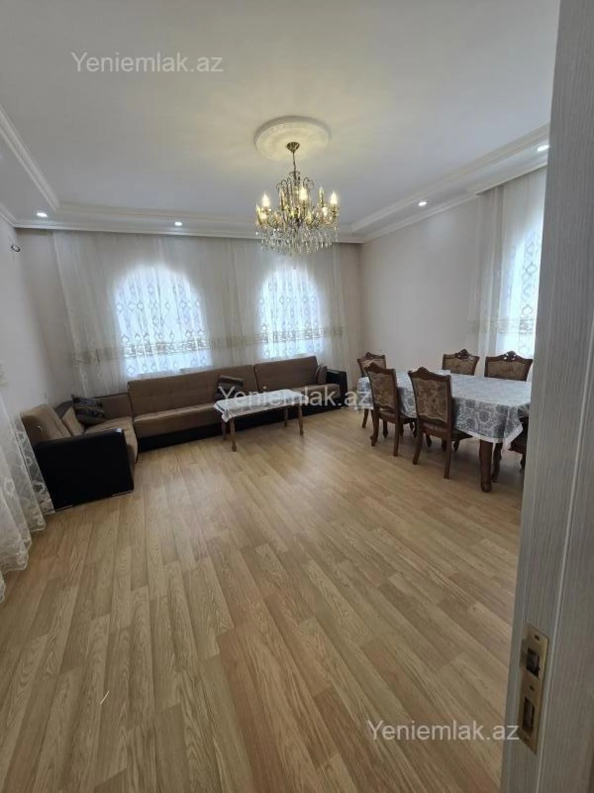 Satılır 6 otaqlı həyət evi 200 m²
