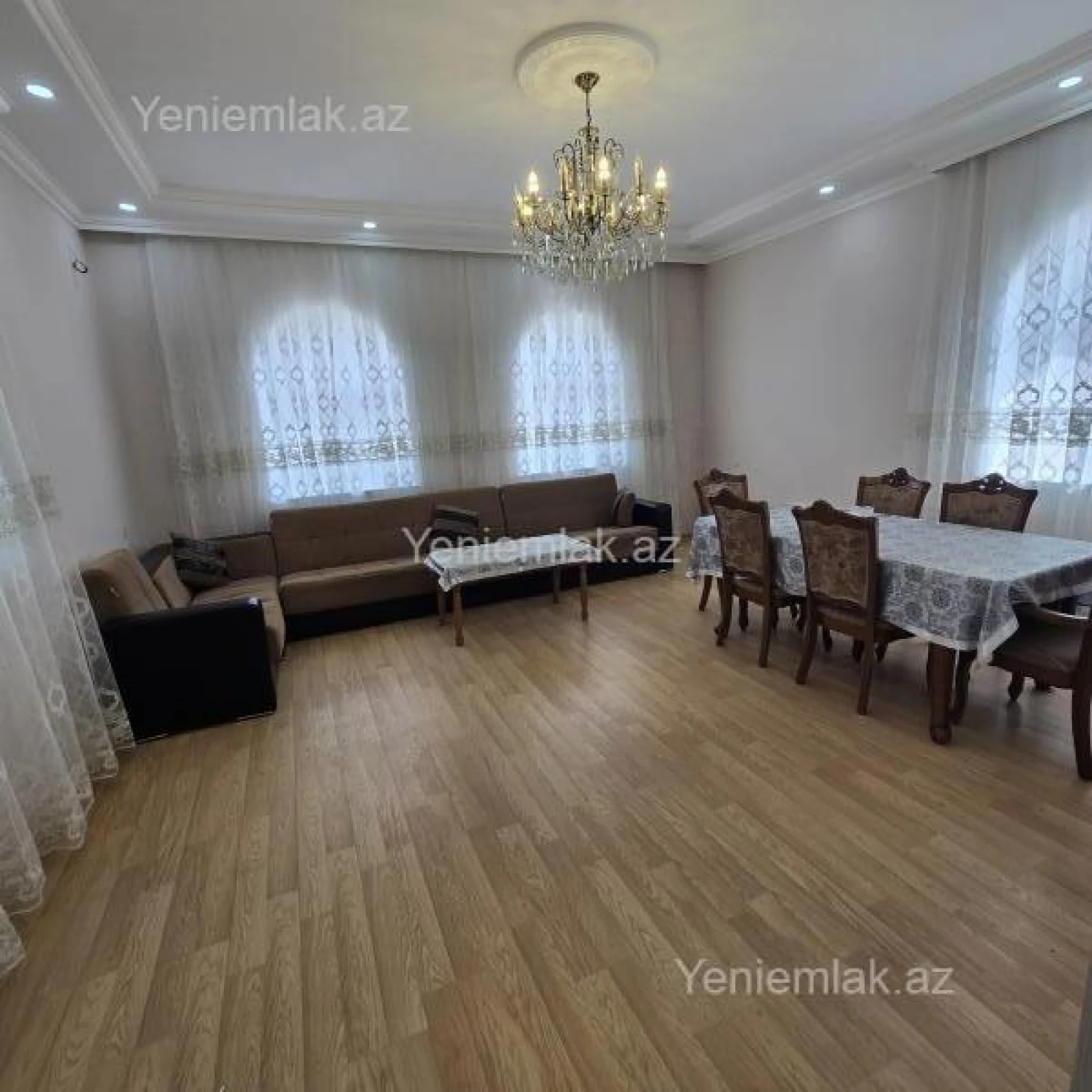 Satılır 6 otaqlı həyət evi 200 m²