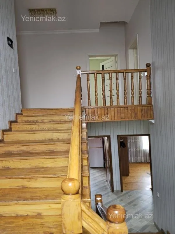 Satılır 6 otaqlı həyət evi 200 m²