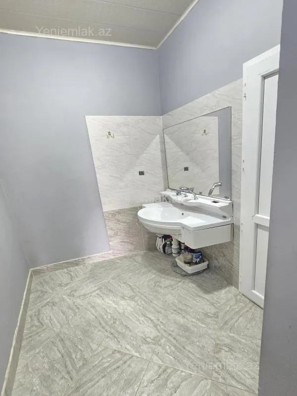 Satılır 6 otaqlı həyət evi 200 m²