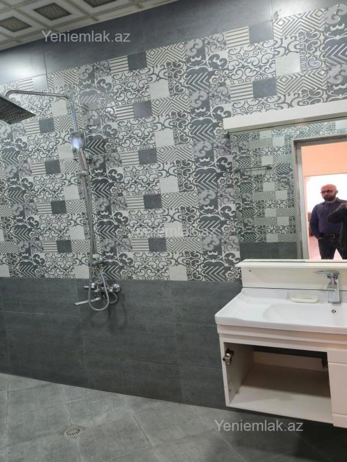 Satılır 6 otaqlı həyət evi 200 m²