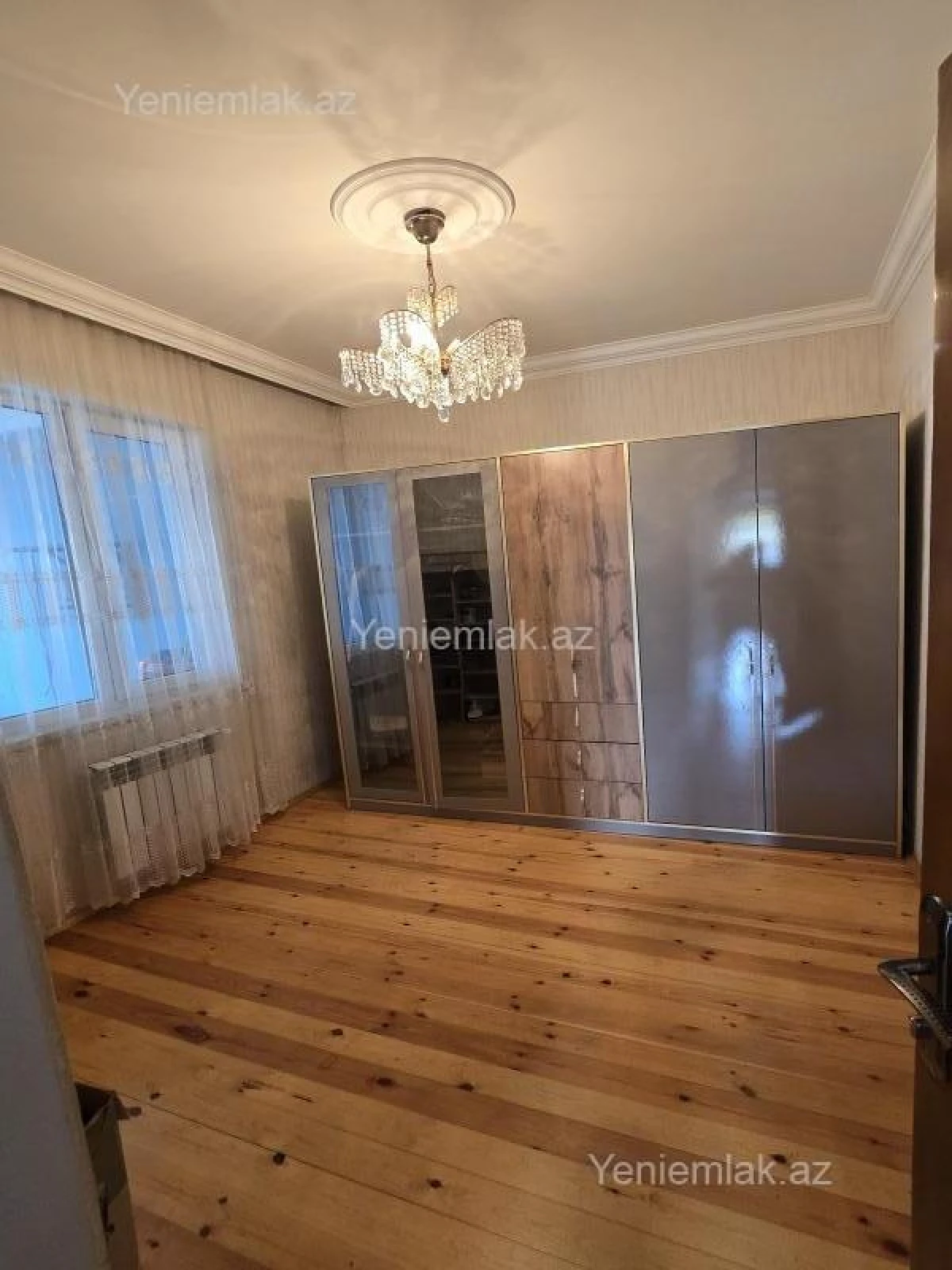 Satılır 6 otaqlı həyət evi 200 m²
