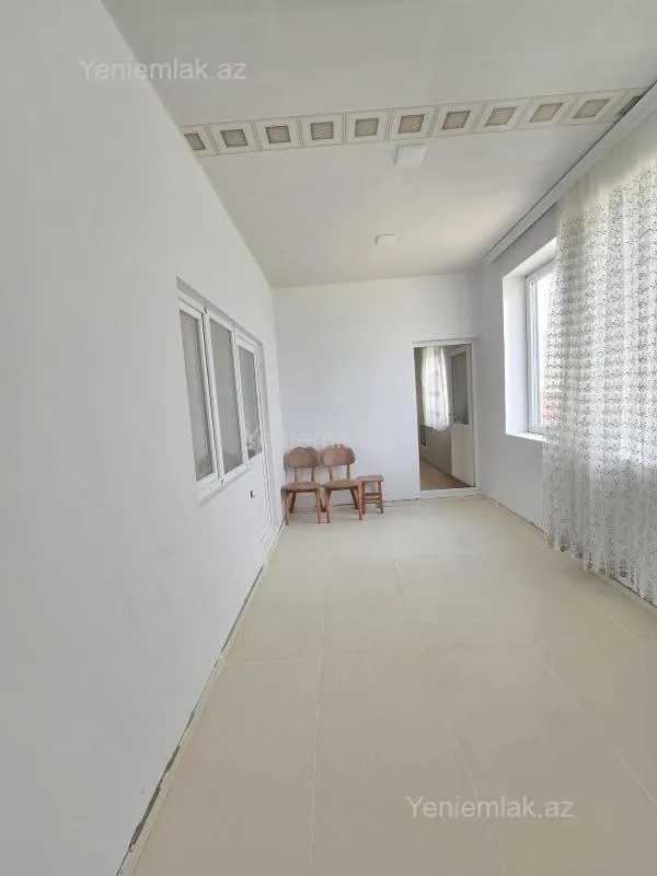 Satılır 6 otaqlı həyət evi 200 m²