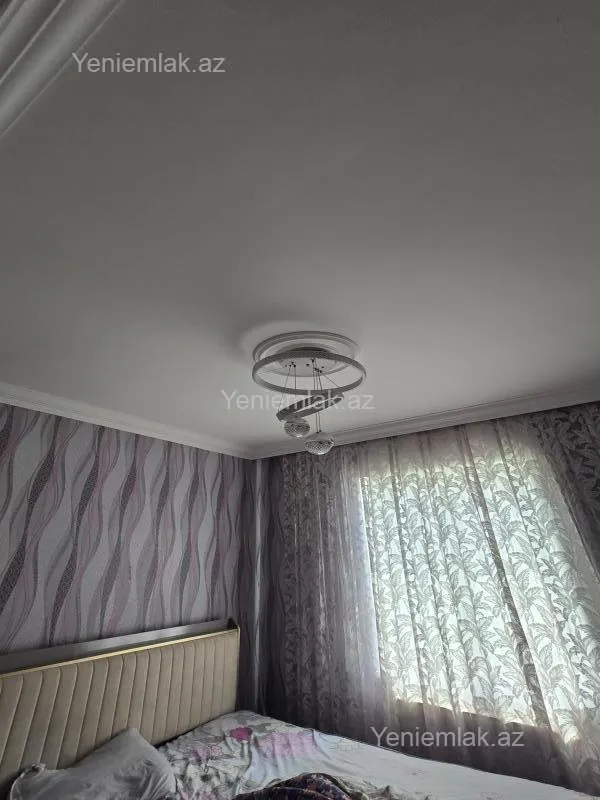 Satılır 6 otaqlı həyət evi 200 m²