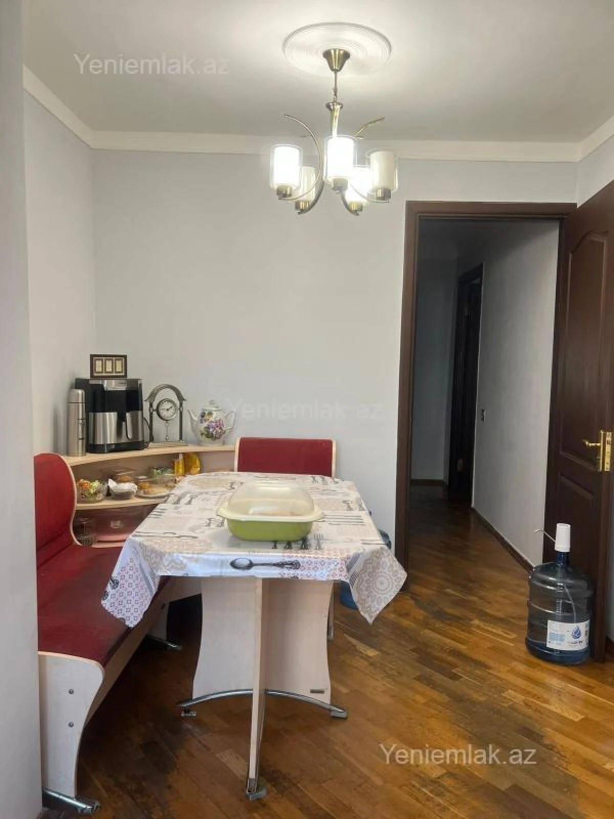 Satılır 3 otaqlı köhnə tikili 90 m²