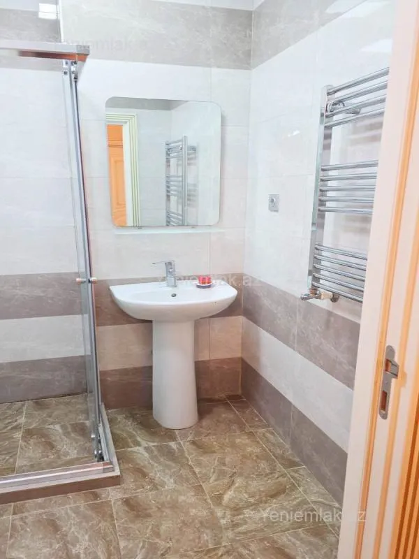 Satılır 3 otaqlı yeni tikili 98 m²