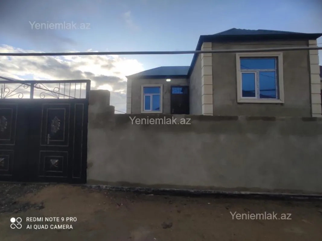 Satılır 3 otaqlı həyət evi 80 m²