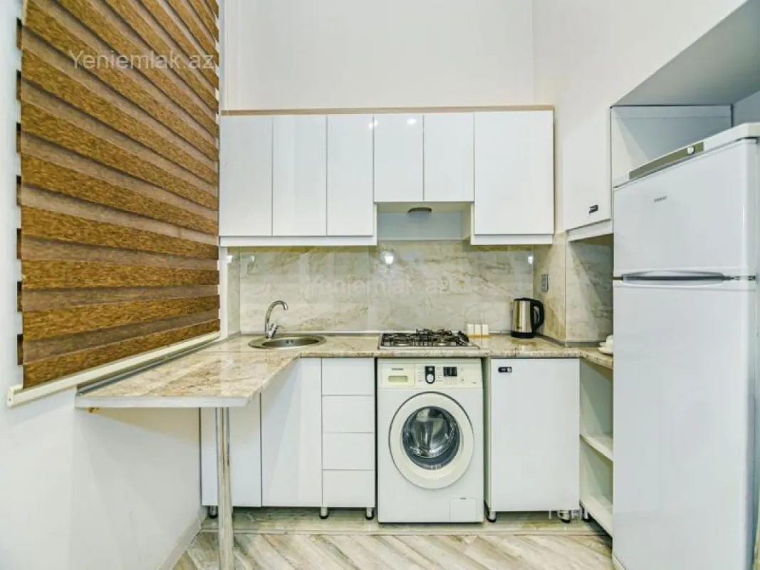 Satılır 2 otaqlı köhnə tikili 65 m²