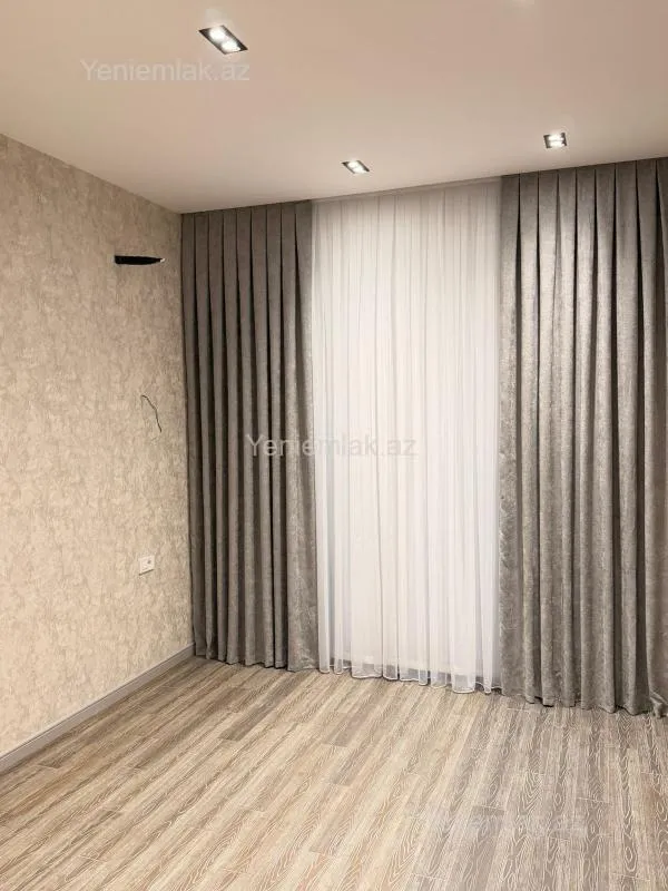 Satılır 2 otaqlı yeni tikili 76 m²
