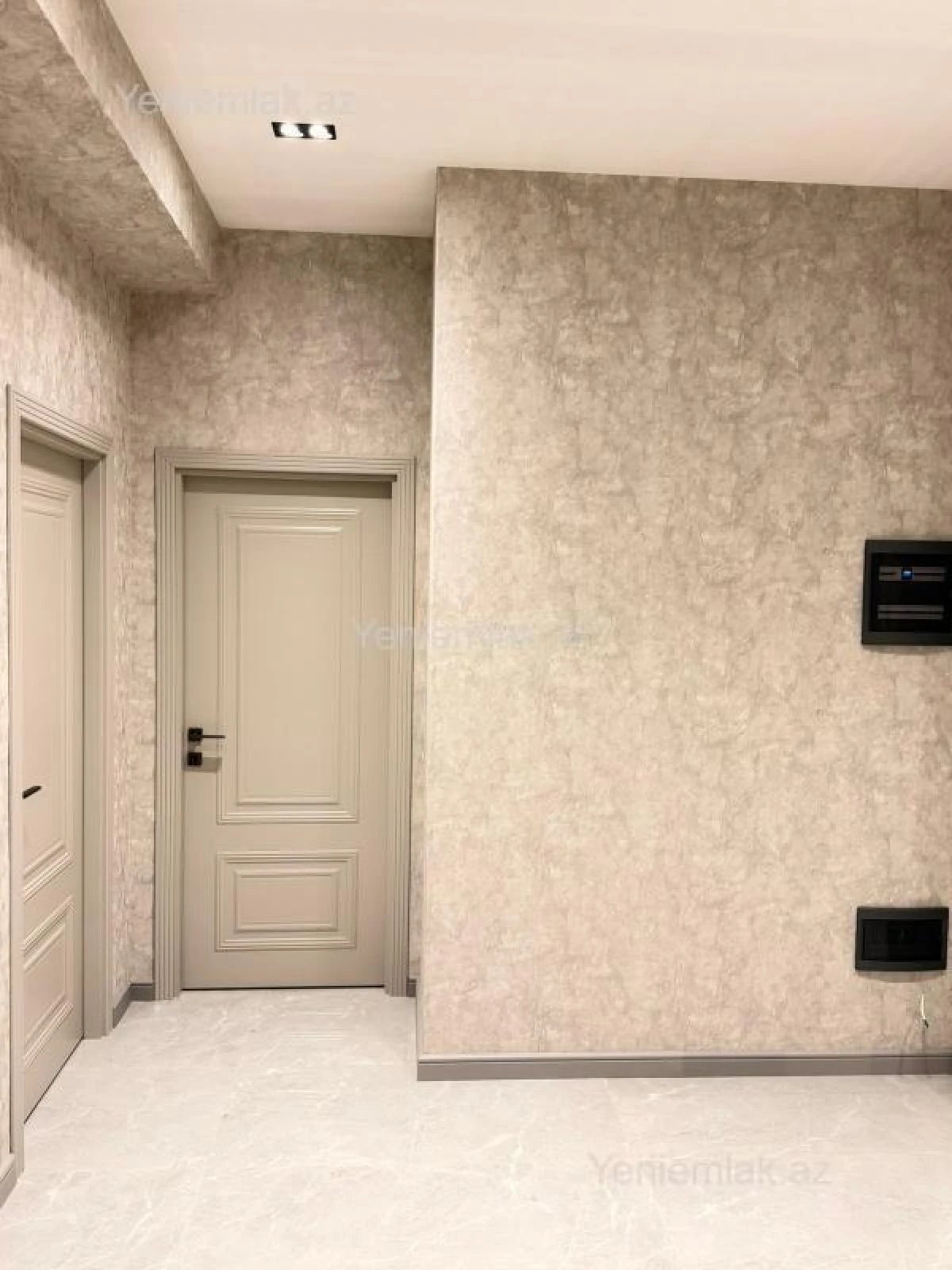 Satılır 2 otaqlı yeni tikili 76 m²